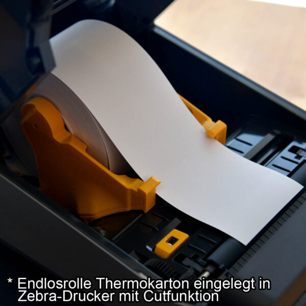 Regaletiketten Endlosrolle Thermokarton im Drucker eingelegt